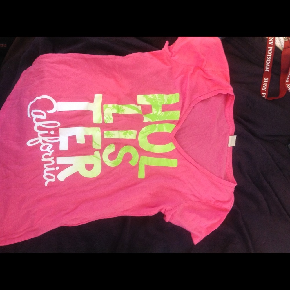 Pink Hollister v neck size medium